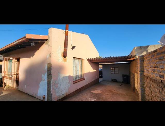 2 BEDROOM HOUSE FOR SALE IN TOEKOMSRUS